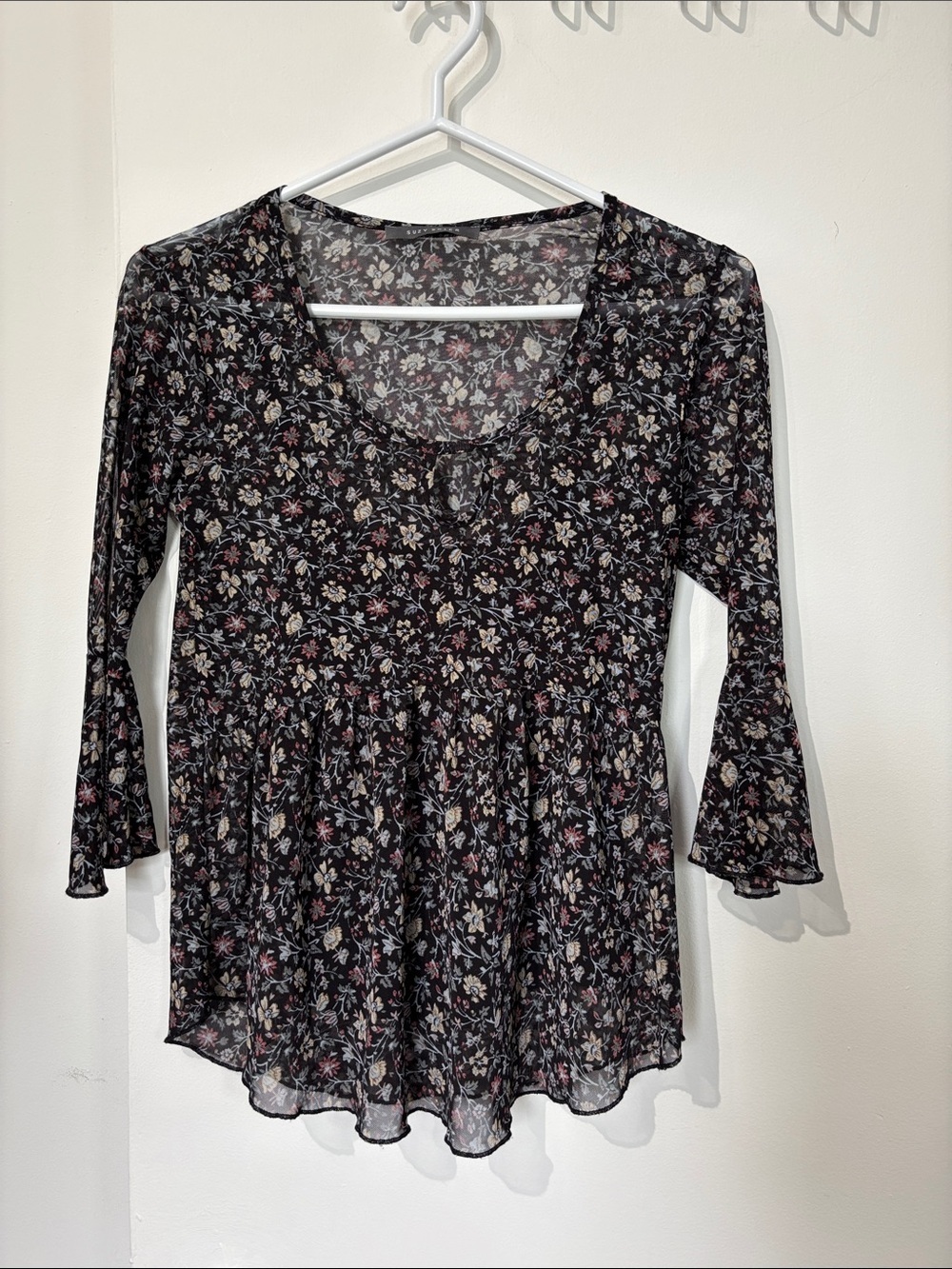 🎉4/30$🎉 Suzy Shier Y2K Black Floral Scoop-Neck Peplum Tunic